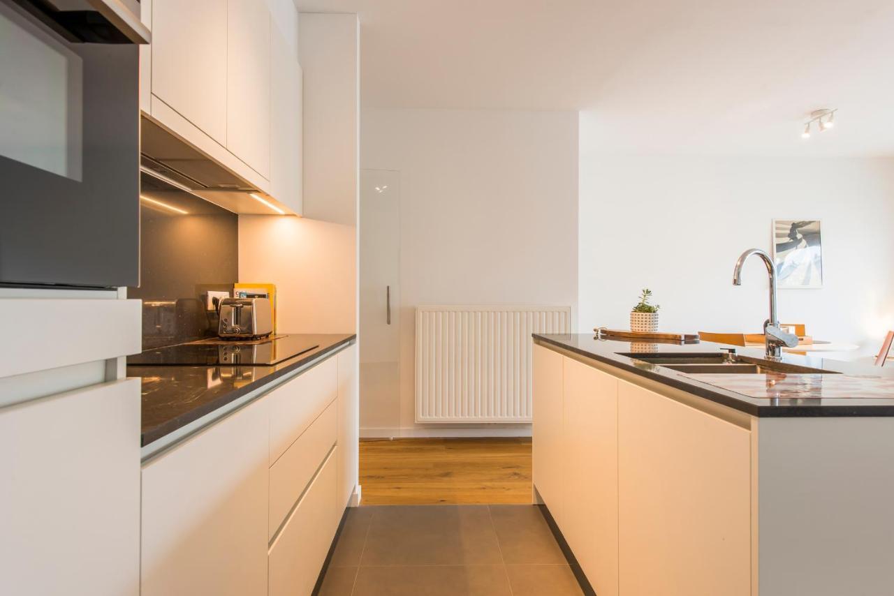 Modern Apartment With Terrace Near The Beach オステンド エクステリア 写真